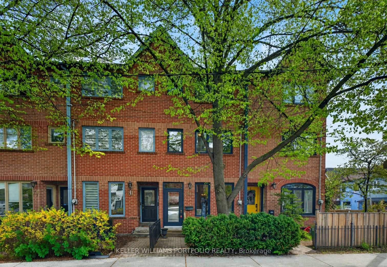 81B Ulster Street, Toronto C01