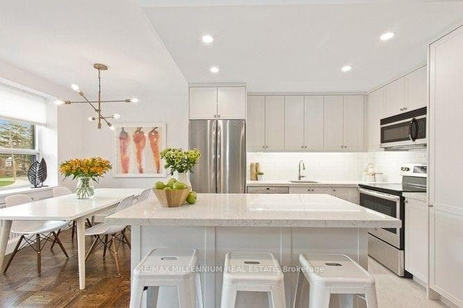 2 Ridelle Avenue Unit 103, Lawrence Park / Bedford Park, ON M6B 1H4 - Photo 1