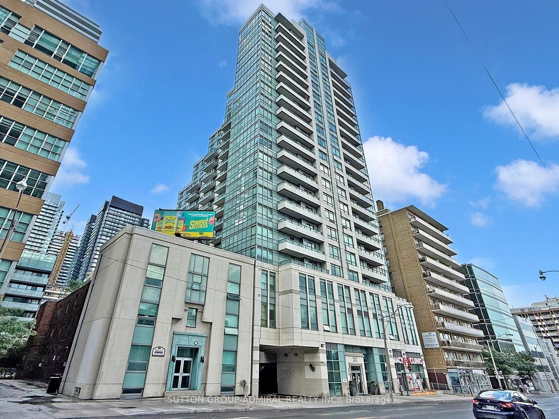 212 Eglinton Avenue Unit 1005, Leaside / Davisville, ON M4P 1K2 - Photo 1