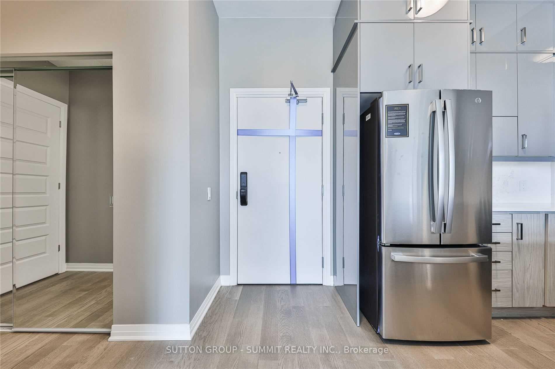 95 Dundas Street Unit 403, Oakville, ON L6M 5N4 - Photo 1