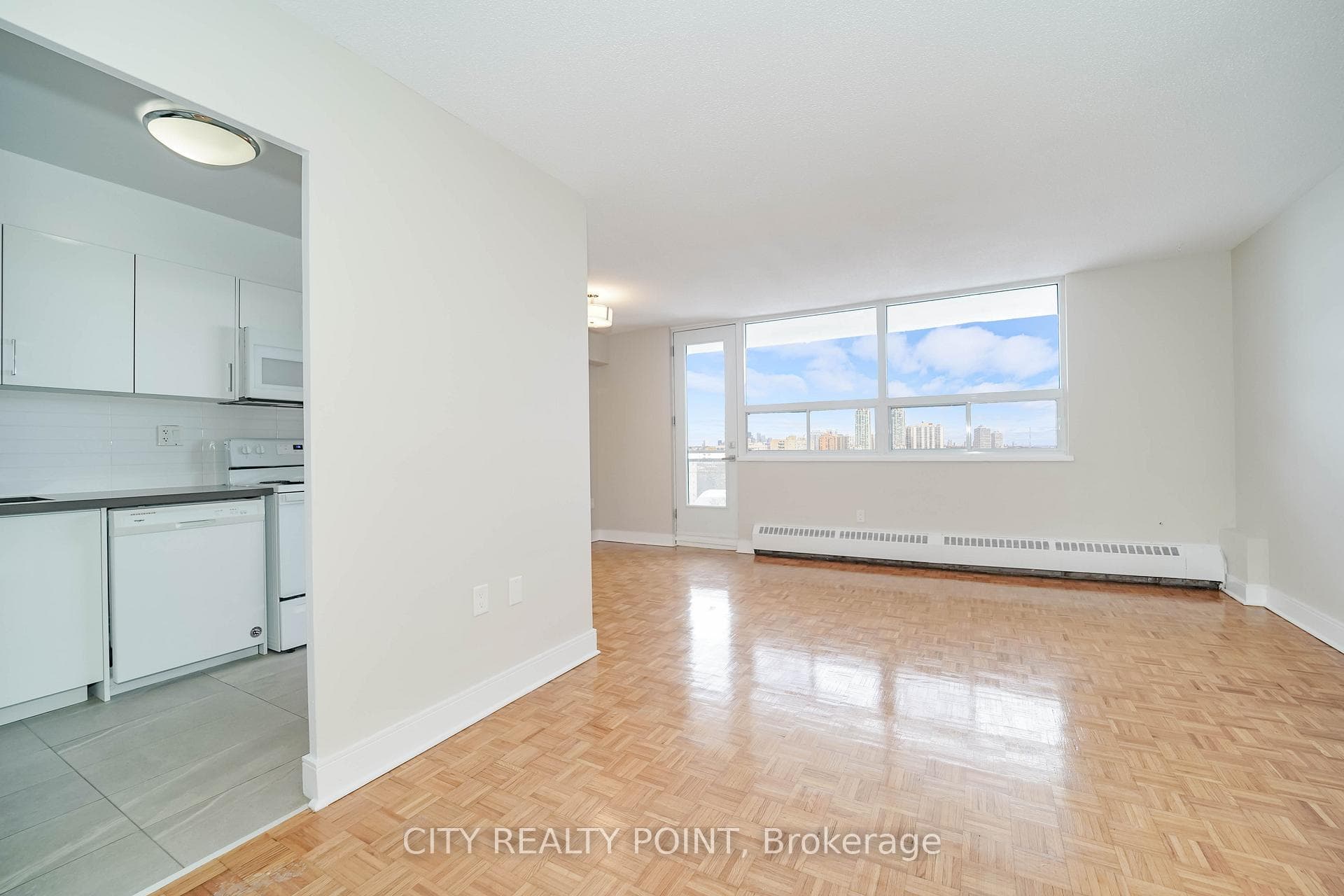 1500 Bathurst Street Unit 1008, Forest Hill / Deer Park, ON M5P 3L3 - Photo 1