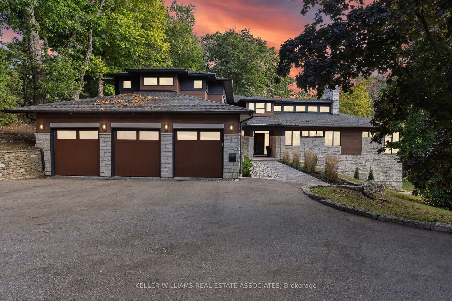 1060 Indian Road, Mississauga, ON L5H 1R7 - Photo 1