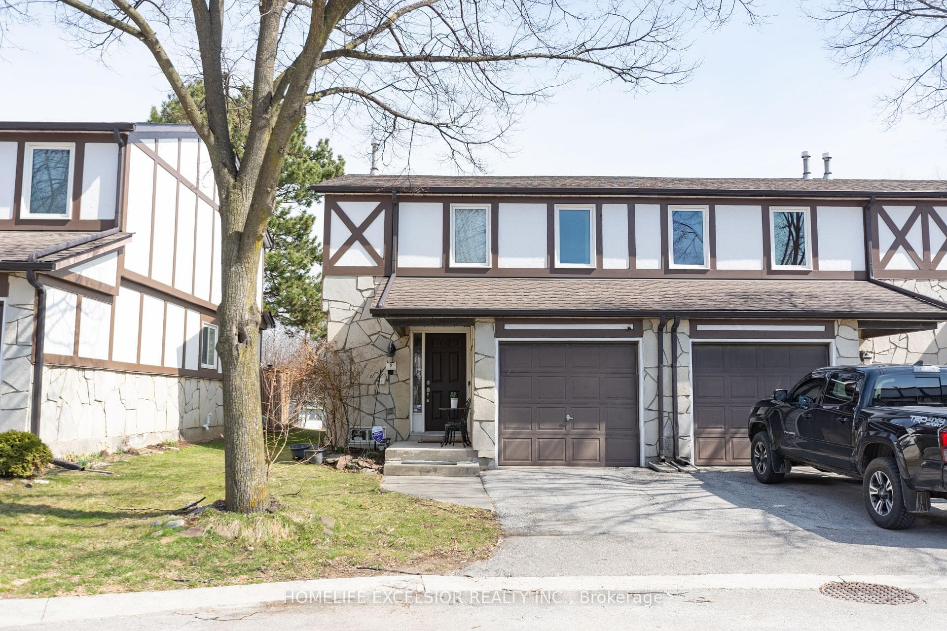 2200 Glenwood School Drive Unit 9, Burlington, ON L7R 4H3 - Photo 1