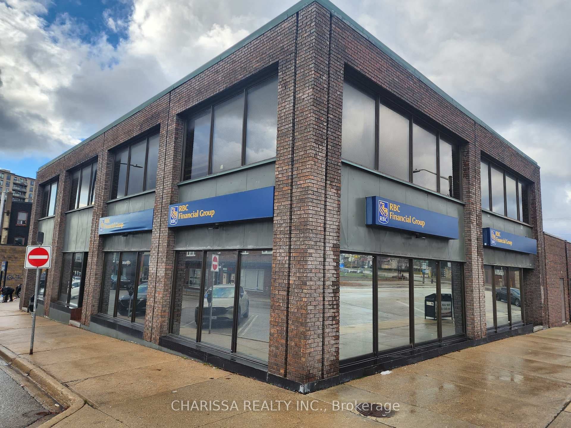 22 Clapperton Street, Barrie, ON L4M 1G4 - Photo 1