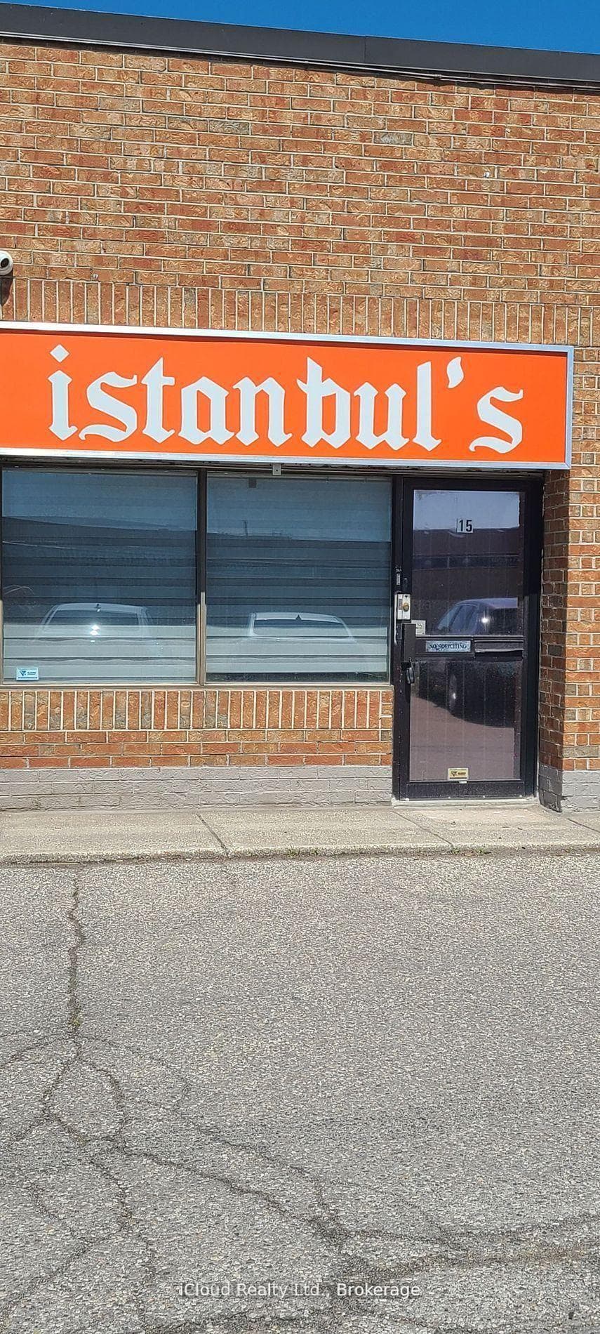 8 Strathearn Avenue Unit 15, Brampton, ON L6T 4L9 - Photo 1