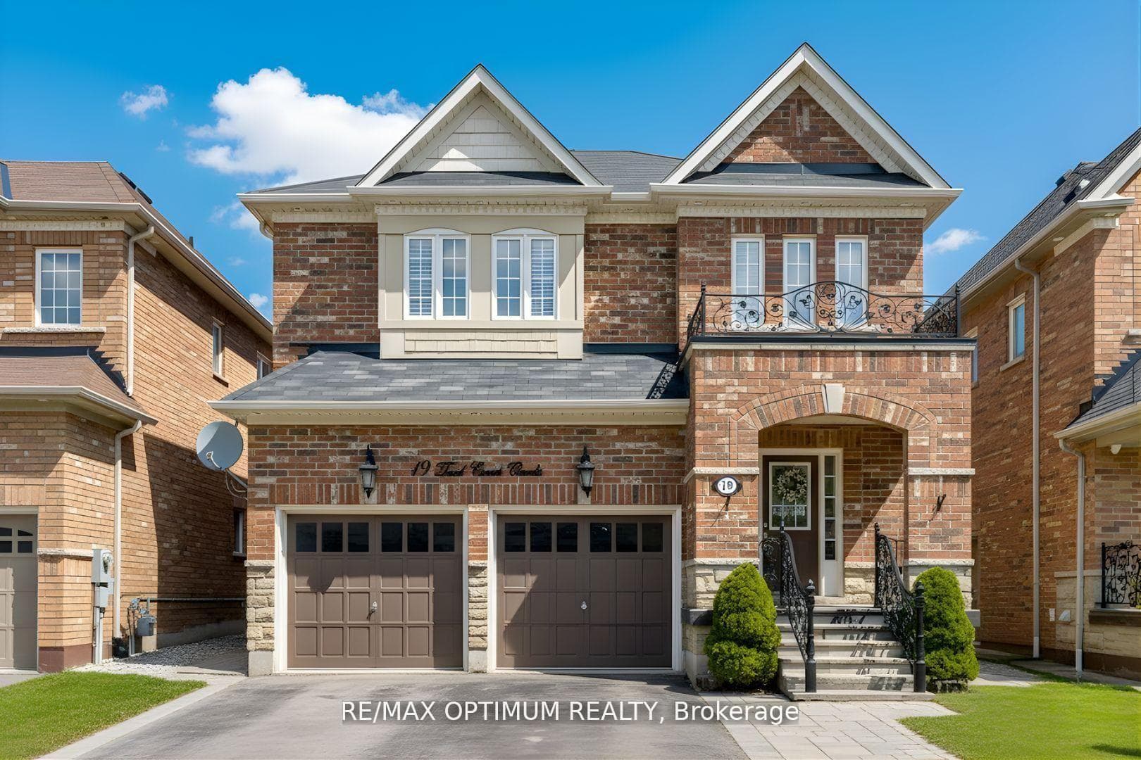 19 Teal Crest Circle, Brampton, ON L6X 2Z6 - Photo 1