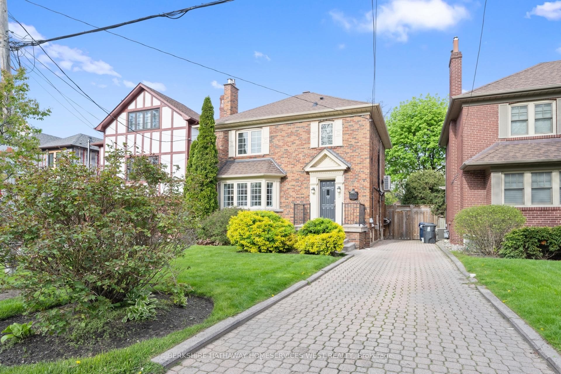 5 Kingscourt Drive, Toronto W08