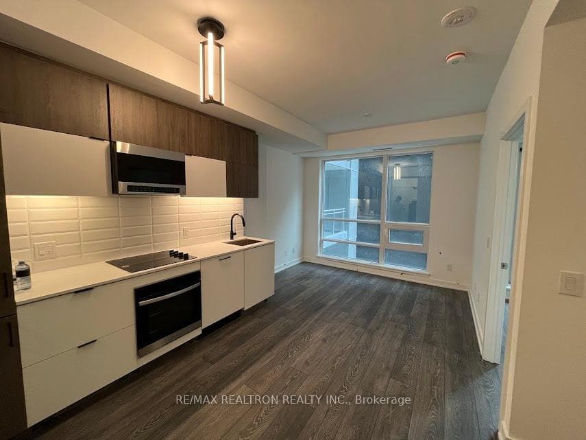 8888 Yonge Street Unit 427, Richmond Hill, ON L4C 5V6 - Photo 1