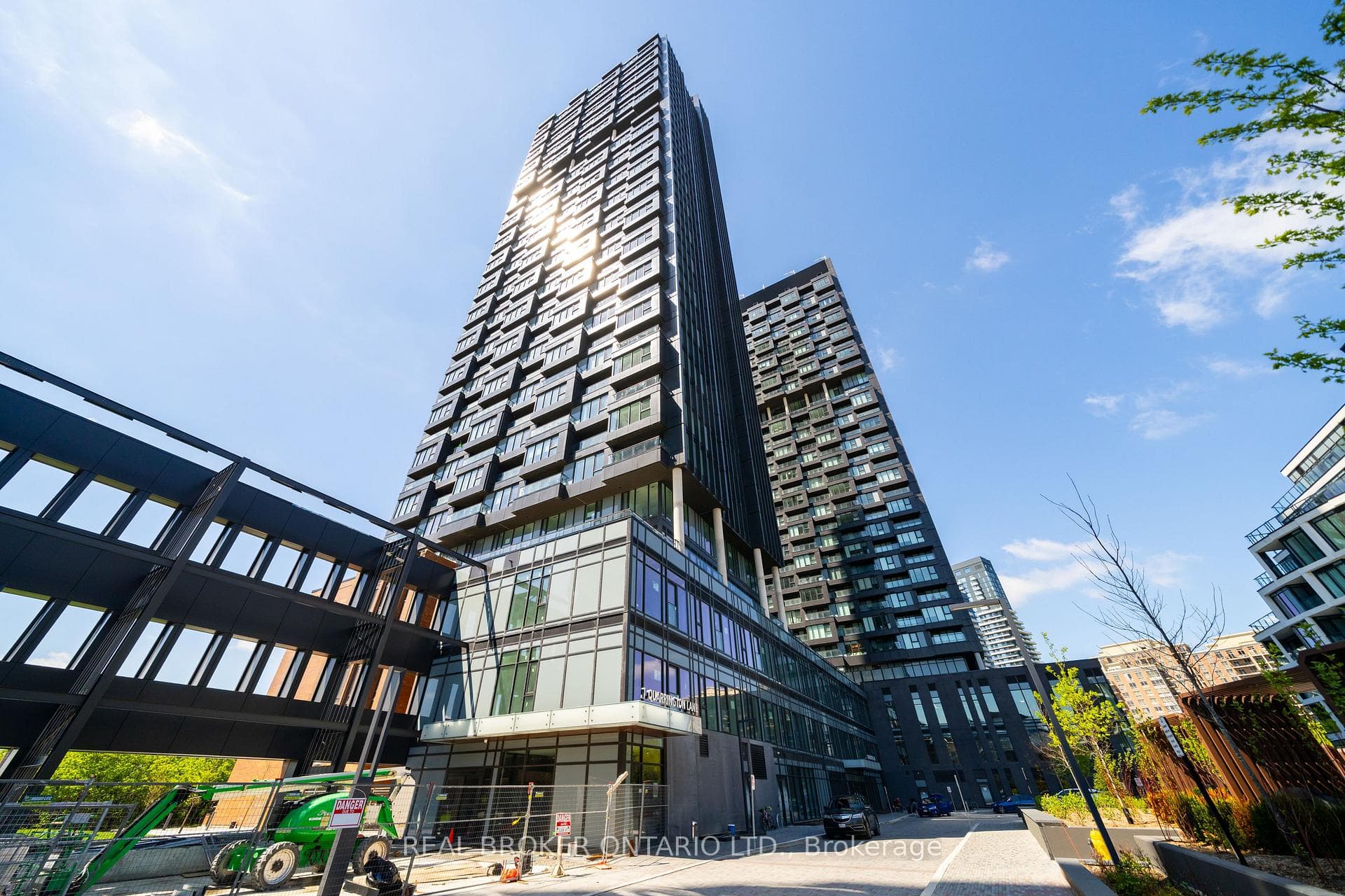 1 Quarrington Lane Unit 3704, Don Mills / Parkwoods / Victoria Village, ON M3C 0S4 - Photo 1