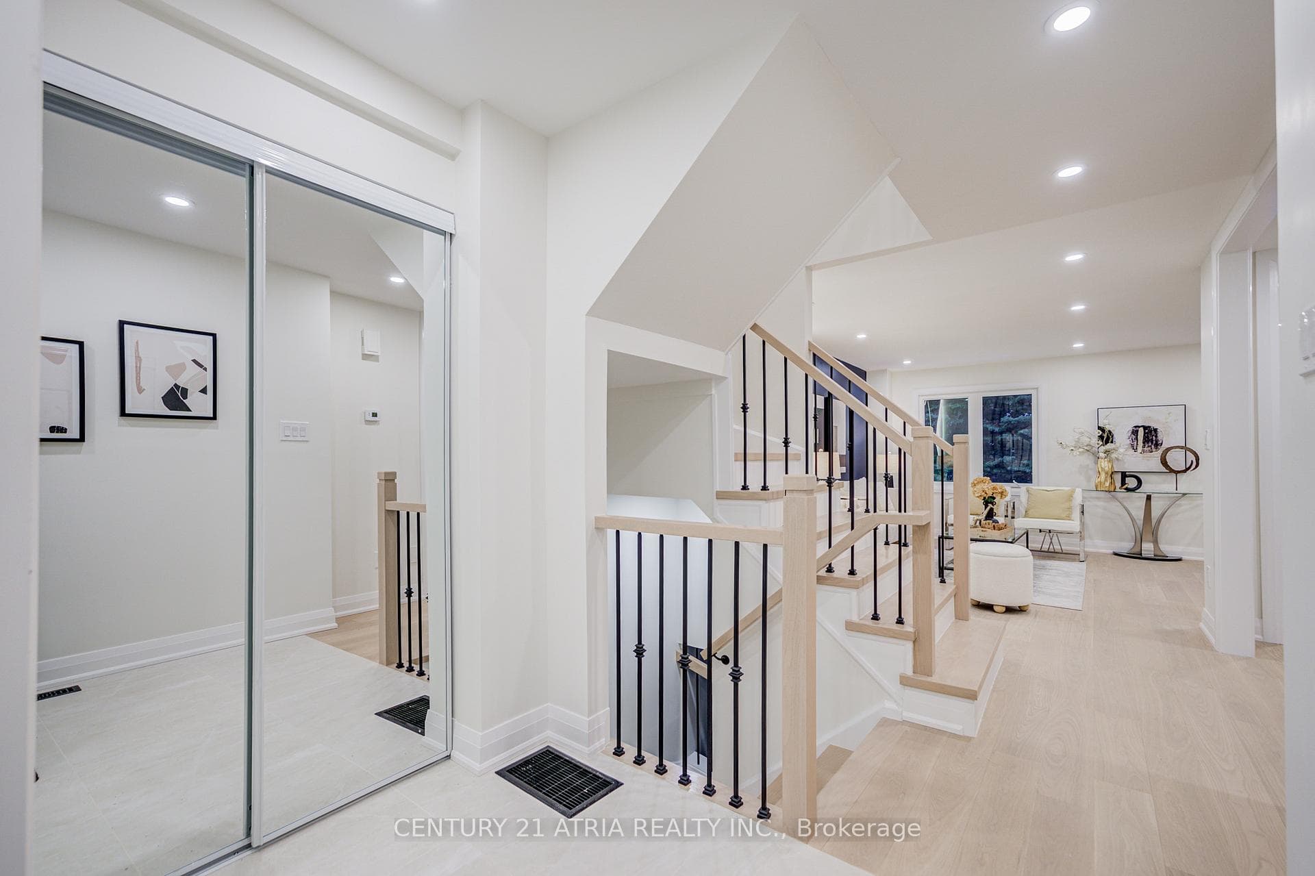 590 Sandhurst Circle Unit 10, Agincourt / Milliken, ON M1S 4J6 - Photo 1