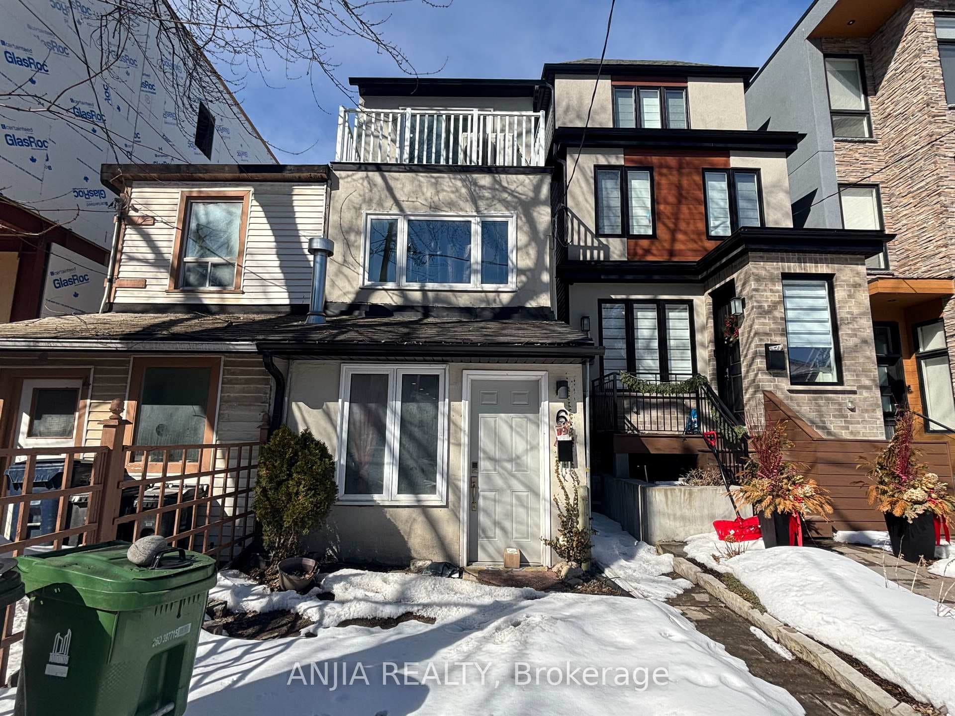 6 Minto Street, Riverdale / Leslieville, ON M4L 1B6 - Photo 1