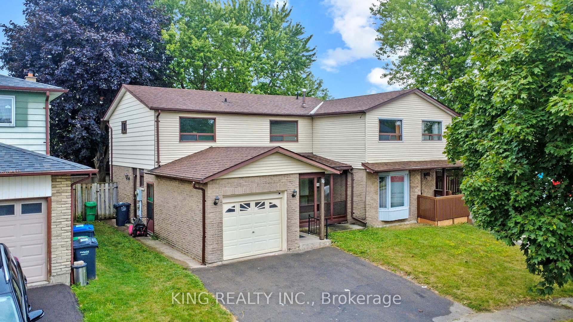 16 Wimbledon Court, Brampton, ON L6V 2S4 - Photo 1