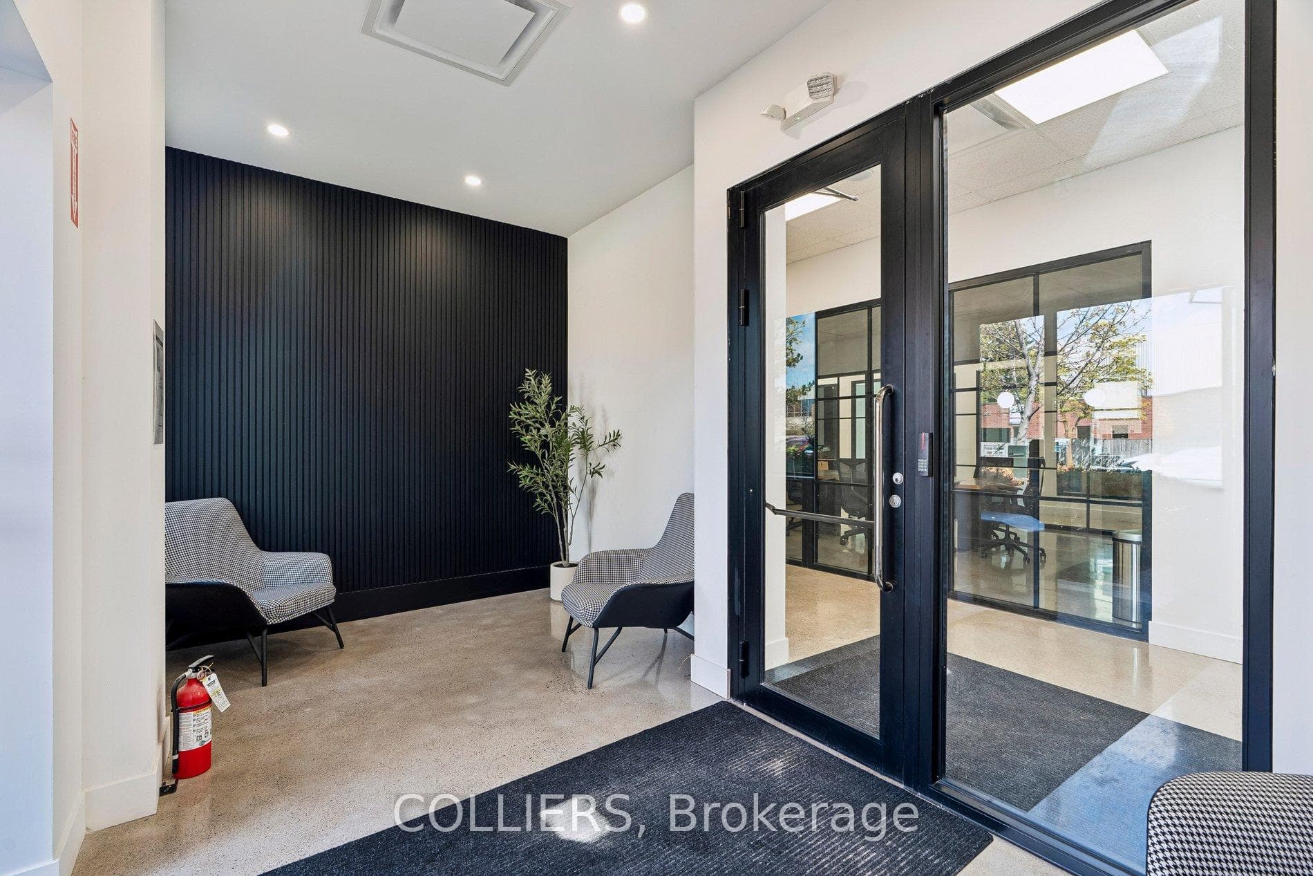 295 Matheson Boulevard, Mississauga, ON L4Z 1X8 - Photo 1