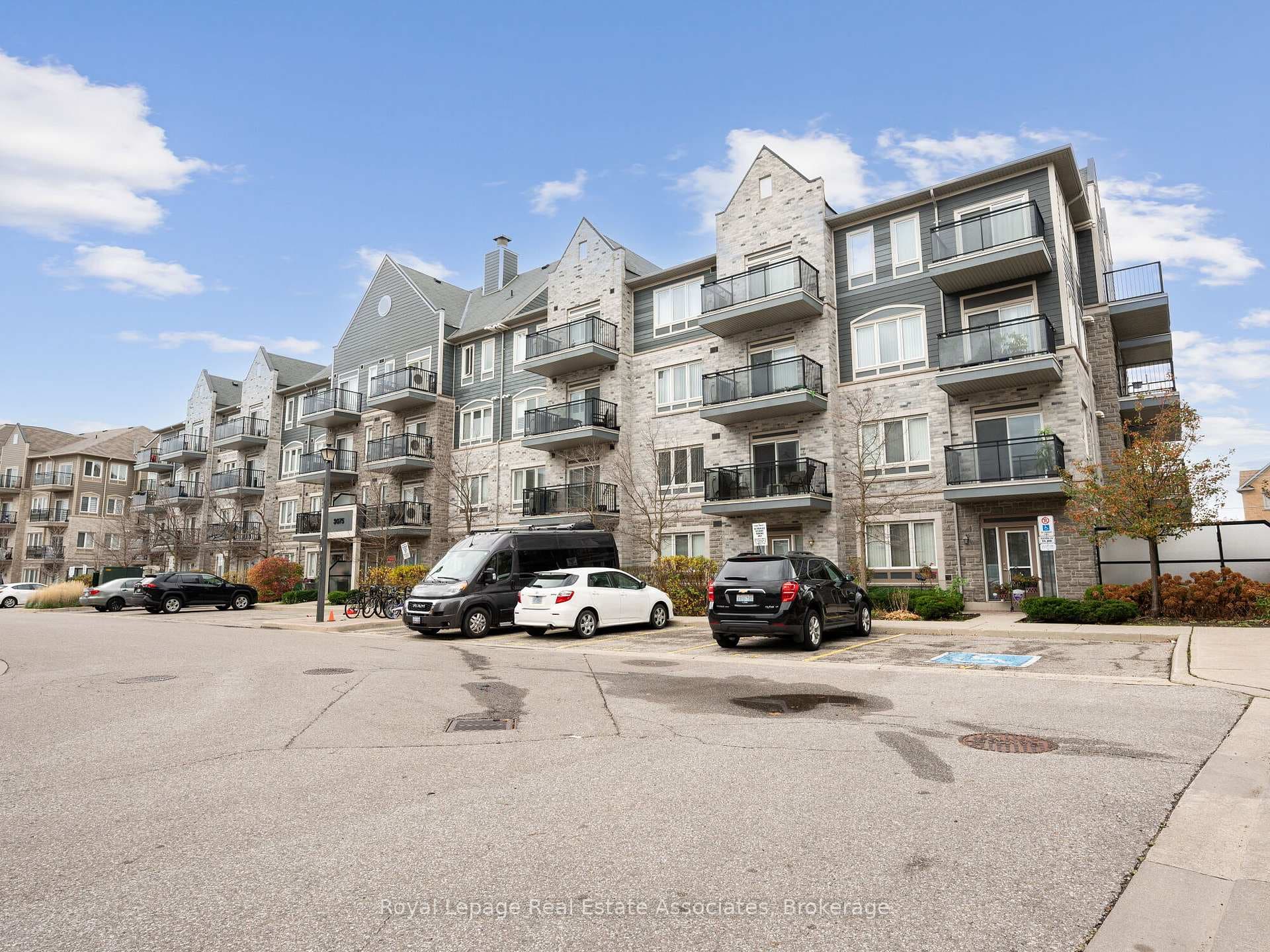 3075 Thomas Street Unit 304, Mississauga, ON L5M 0M4 - Photo 1
