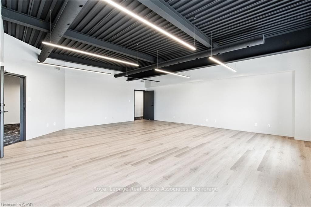 1232 Northside Road Unit 204, Burlington, ON L7M 1H6 - Photo 1