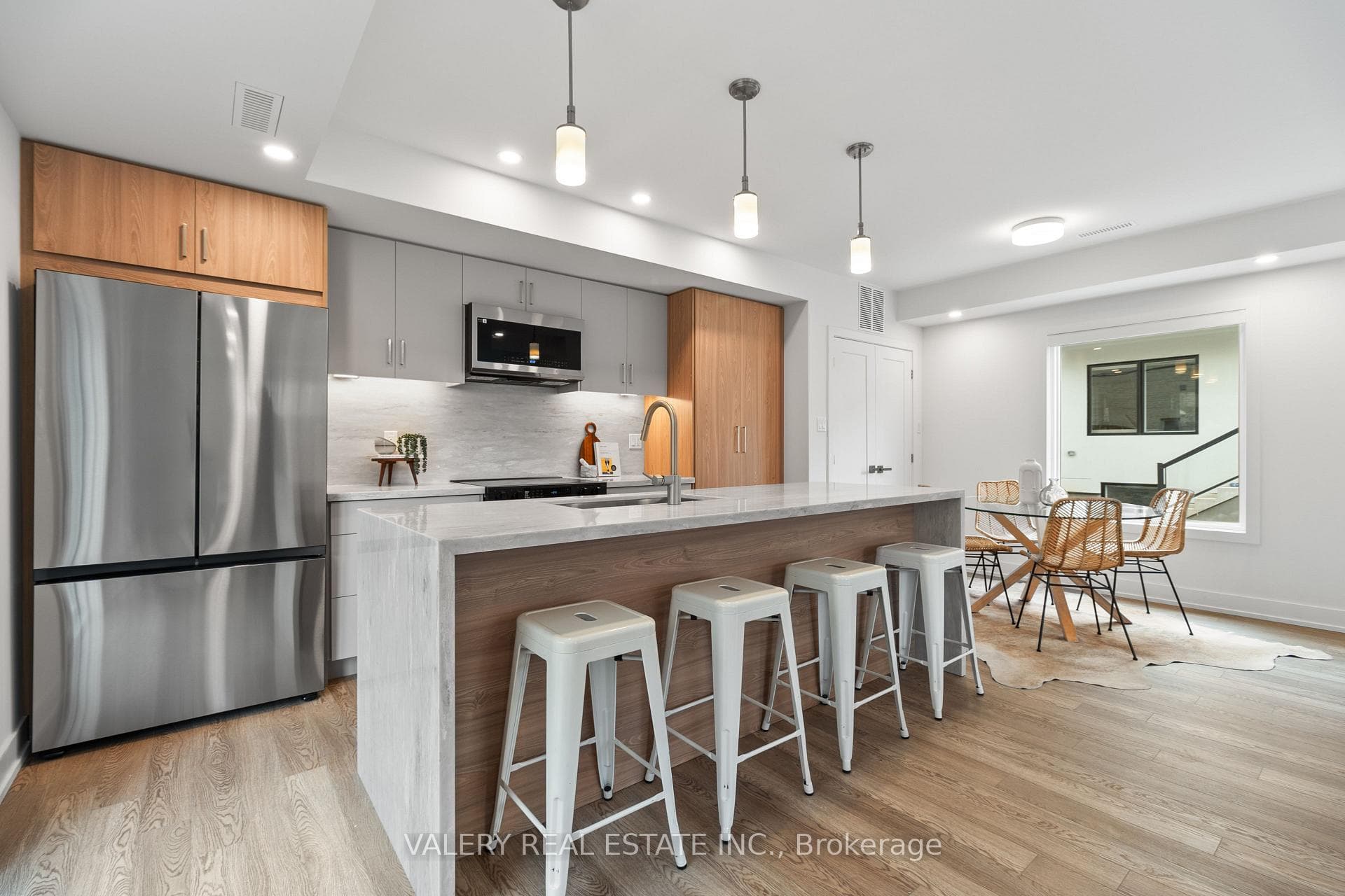 15 Acorn Avenue Unit 5, Etobicoke (Islington / Rexdale), ON M9B 3P7 - Photo 1