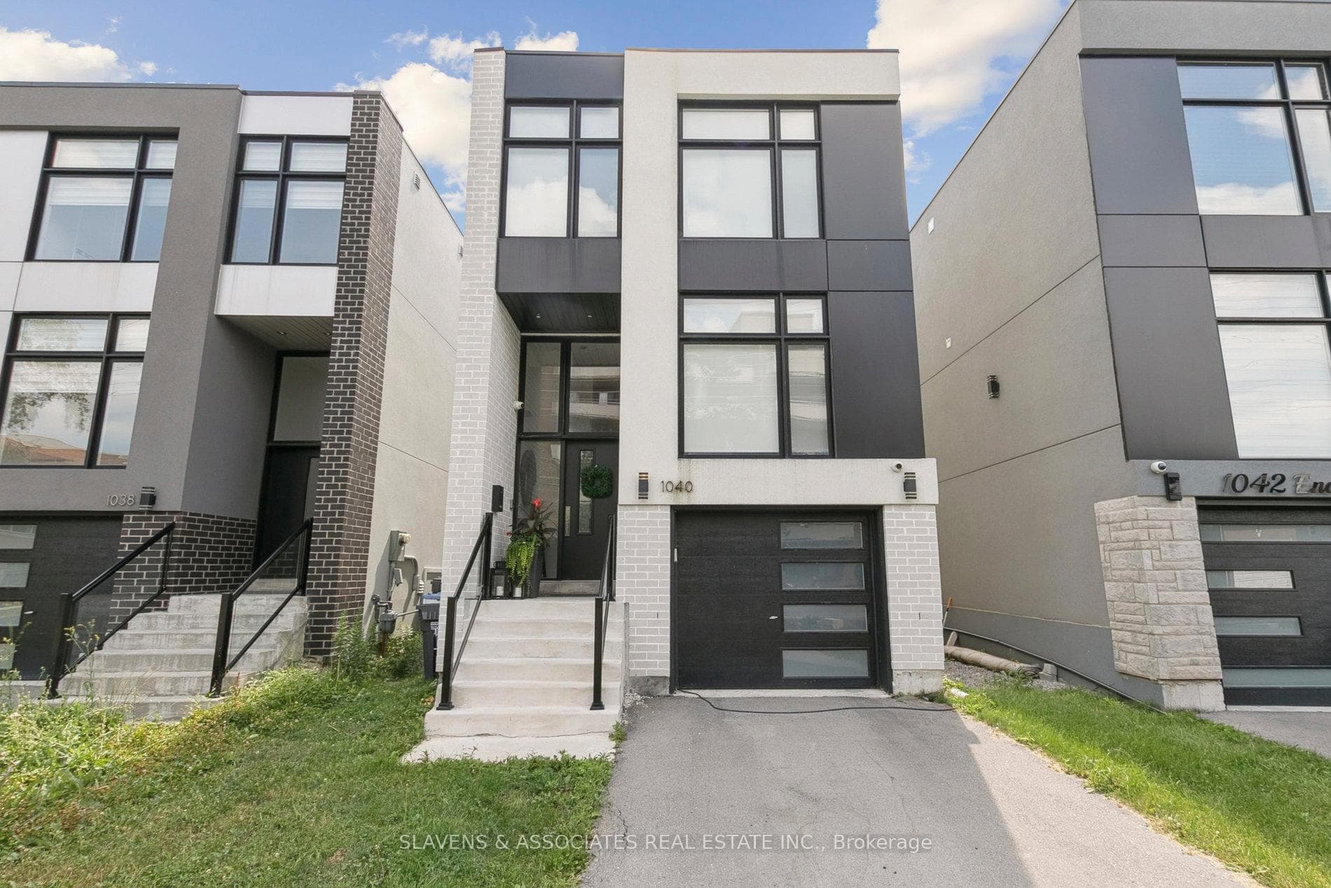 1040 Enola Avenue, Mississauga, ON L5G 4A9 - Photo 1