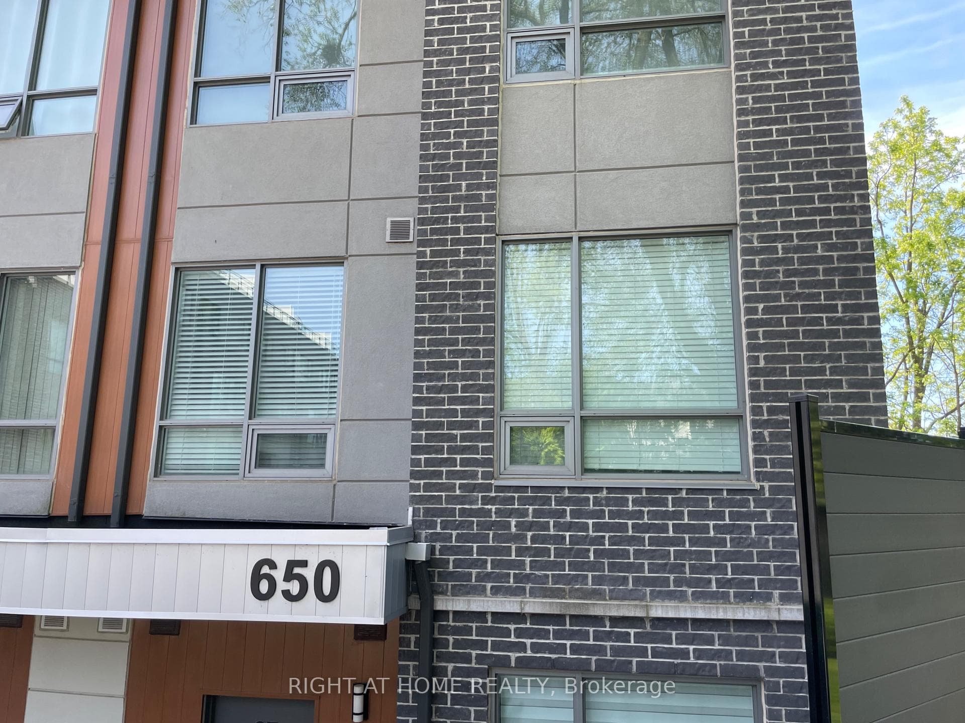 650 Atwater Avenue Unit 38, Mississauga, ON L5G 4K7 - Photo 1