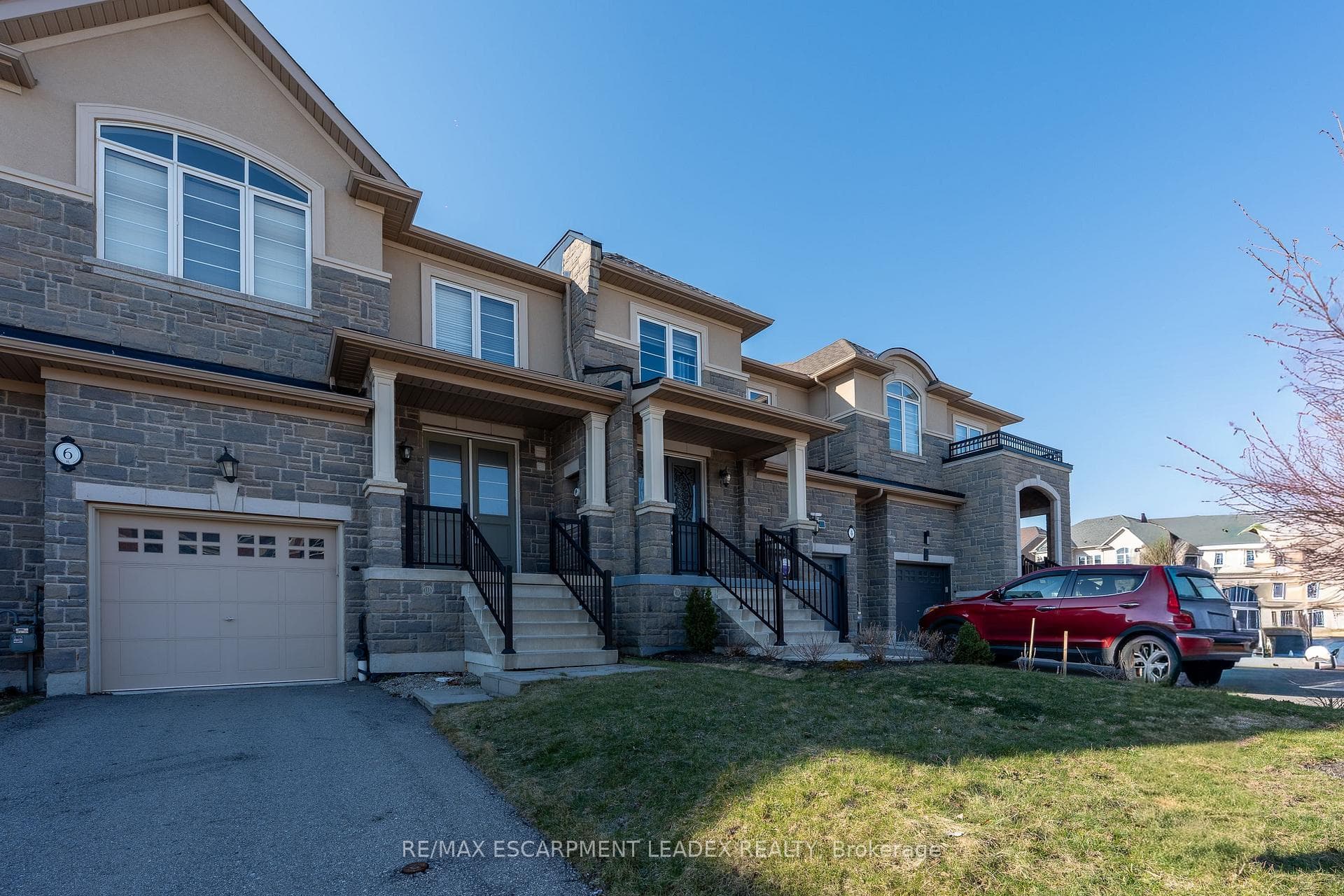 6 HEMING Trail, Hamilton