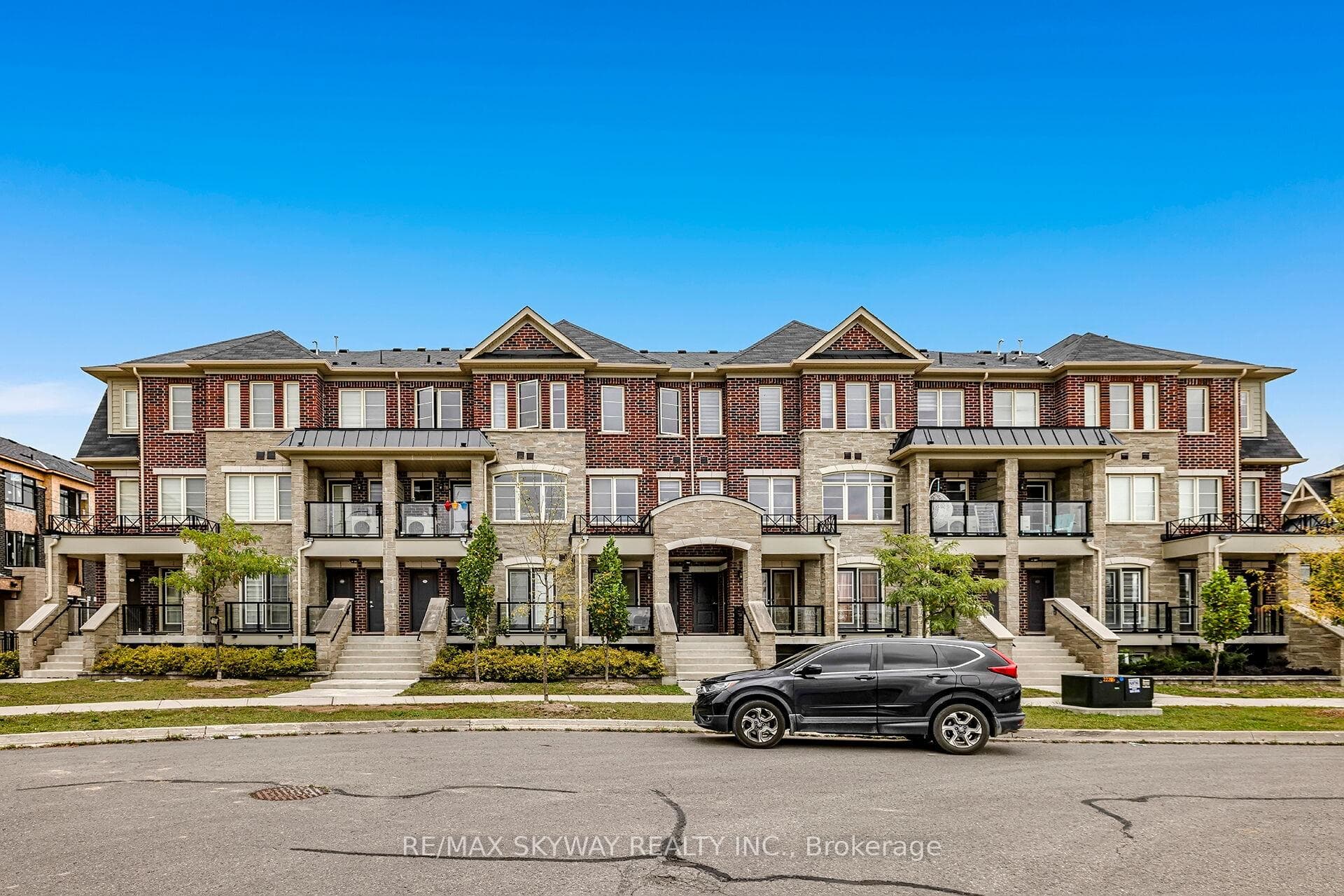 200 Veterans Drive Unit 10, Brampton, ON L7A 4S6 - Photo 1