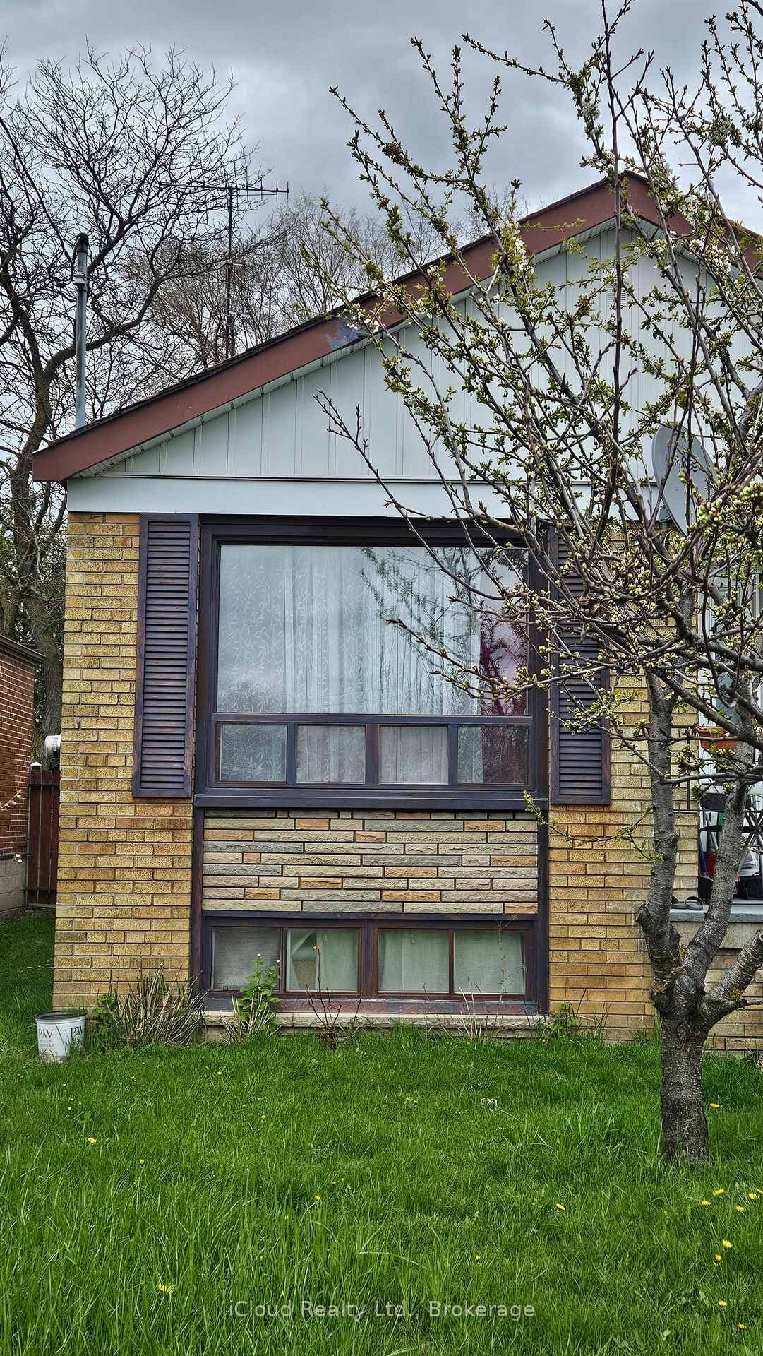 39 Frey Crescent Unit MAIN, Dorset Park / Kennedy Park, ON M1R 2C5 - Photo 1