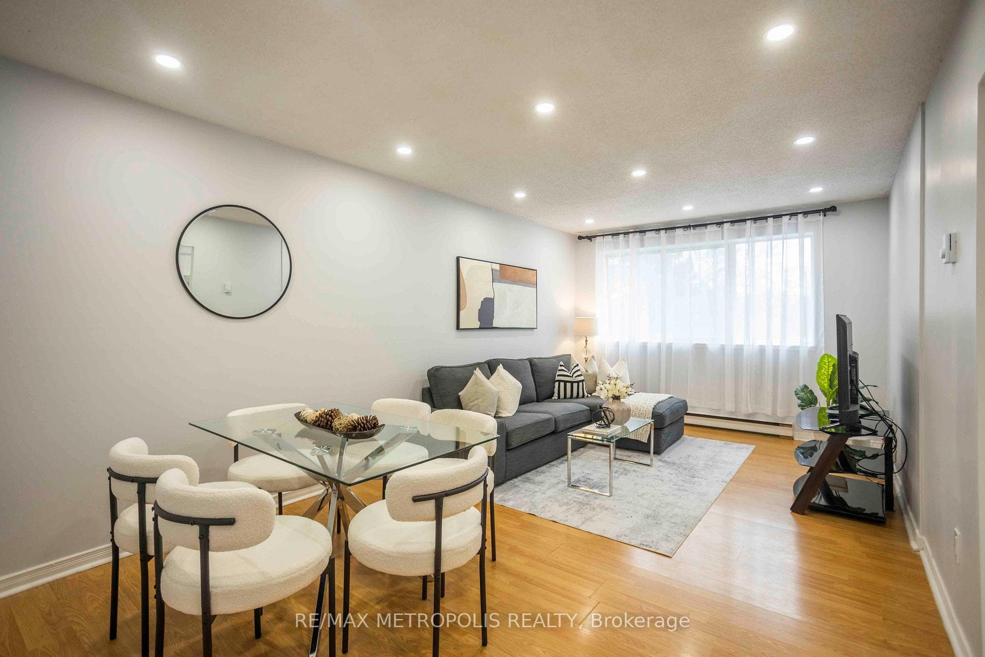 Living / dining rooms