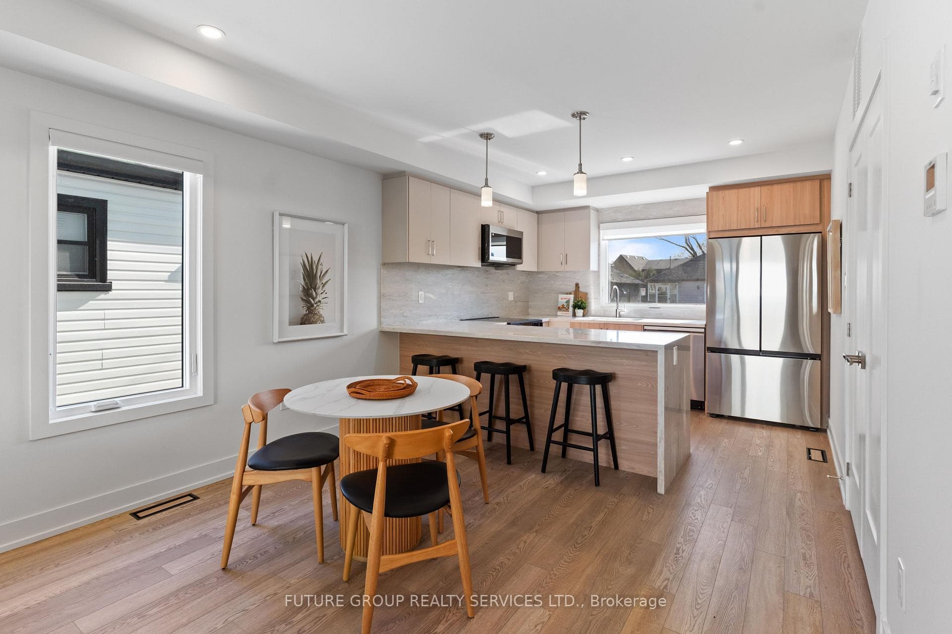 15 Acorn Avenue Unit Unit 1, Toronto W08