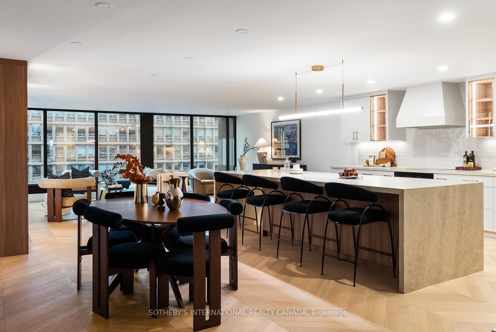 110 Bloor Street Unit 1009, Annex / Yorkville / Summerhill, ON M5S 2W7 - Photo 1