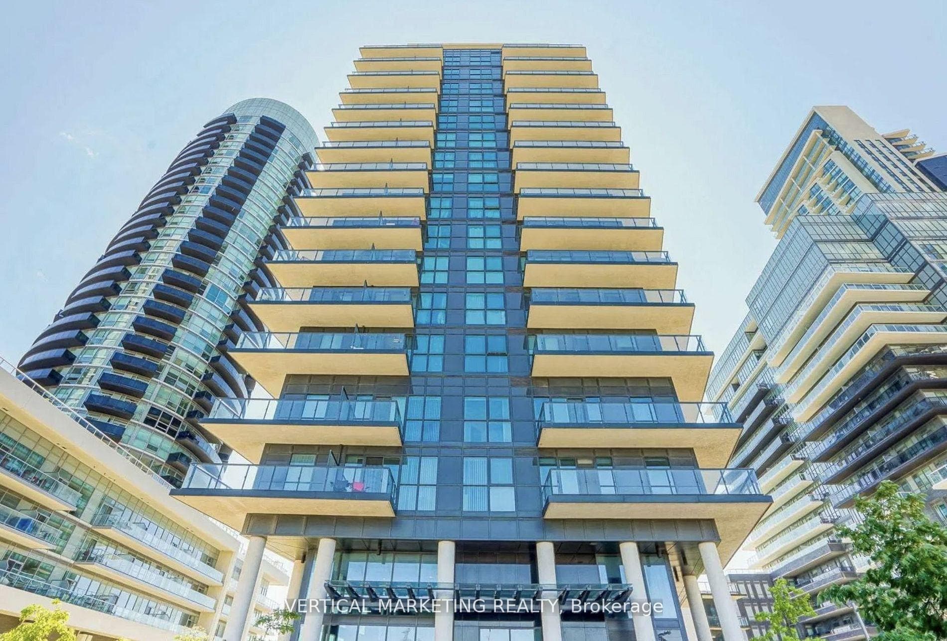 39 Annie Craig Drive Unit 322, Toronto W06