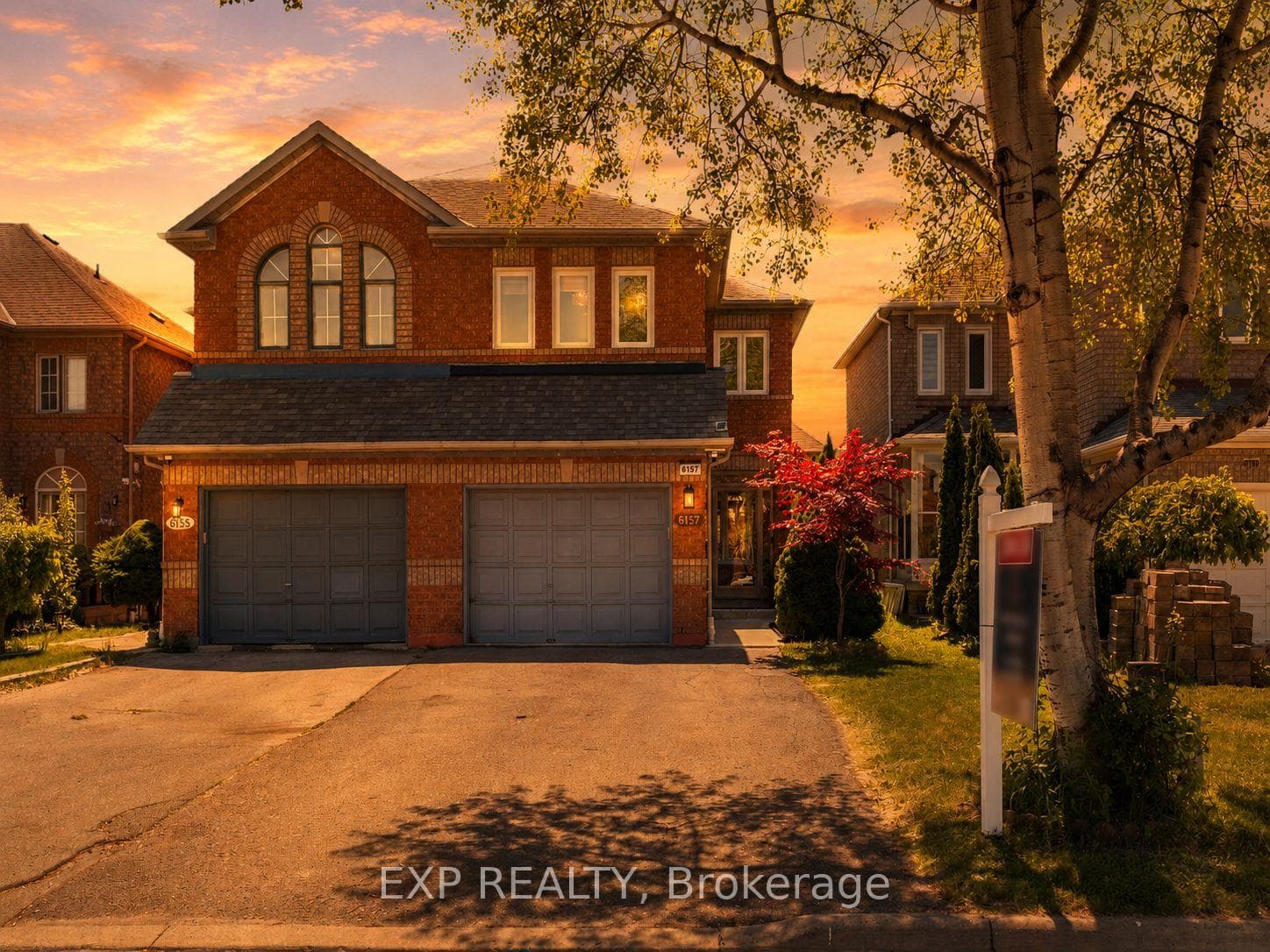 6157 Snowy Owl Crescent, Mississauga, ON L5N 7B5 - Photo 1