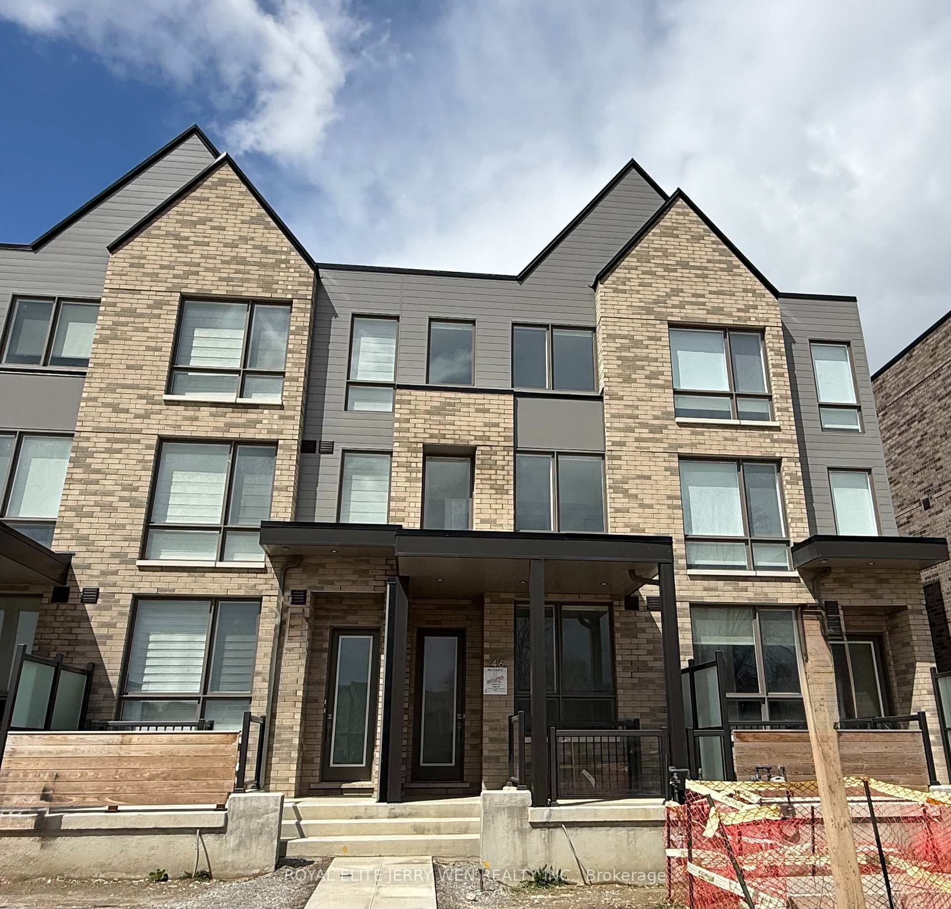 46 Green Gardens Boulevard, Toronto C04