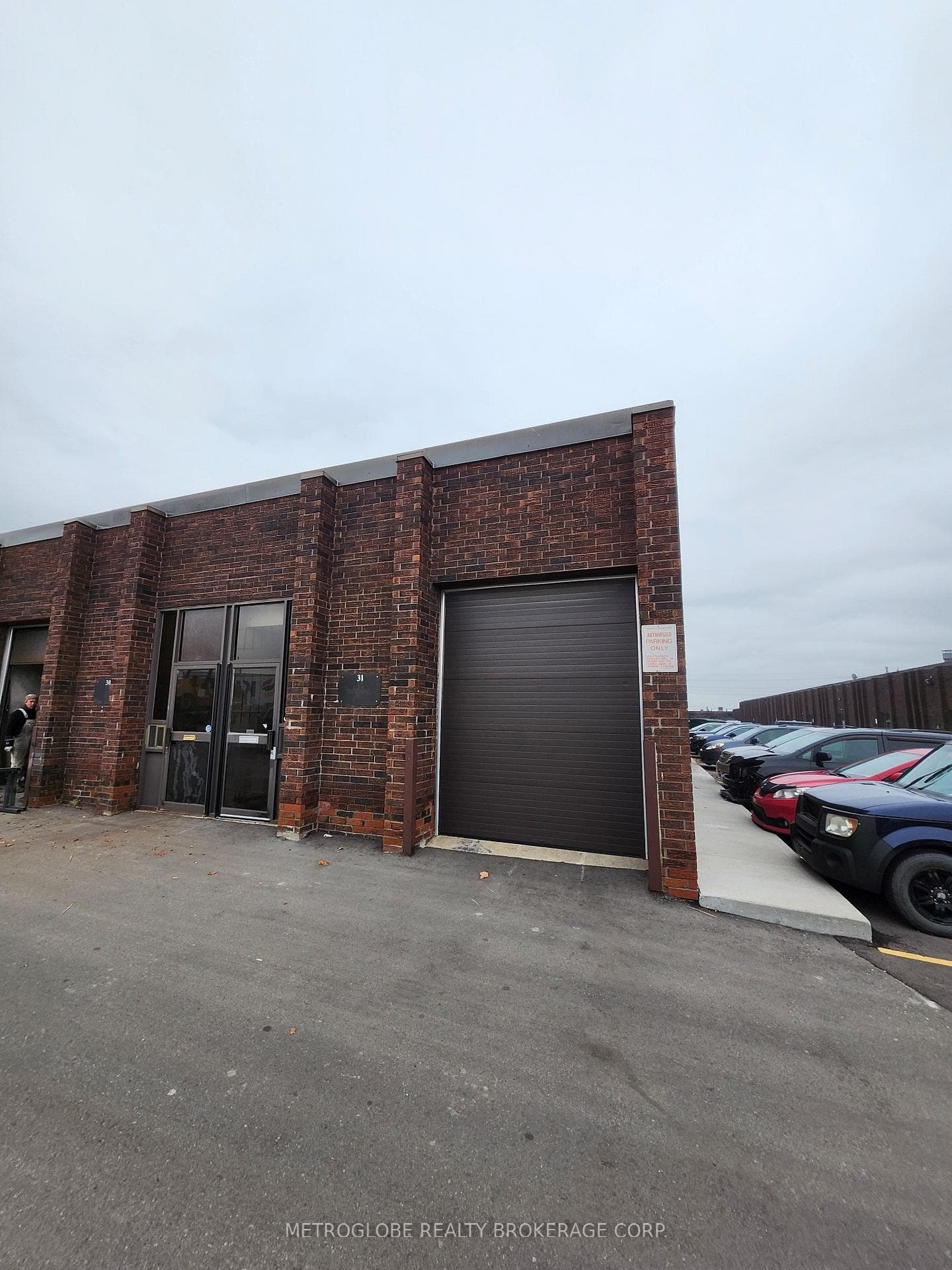 1655 Sismet Road Unit 31, Mississauga, ON L4W 1Z3 - Photo 1