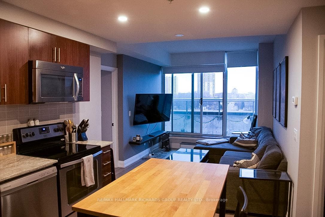 3520 Danforth Avenue Unit PH8, Toronto E06