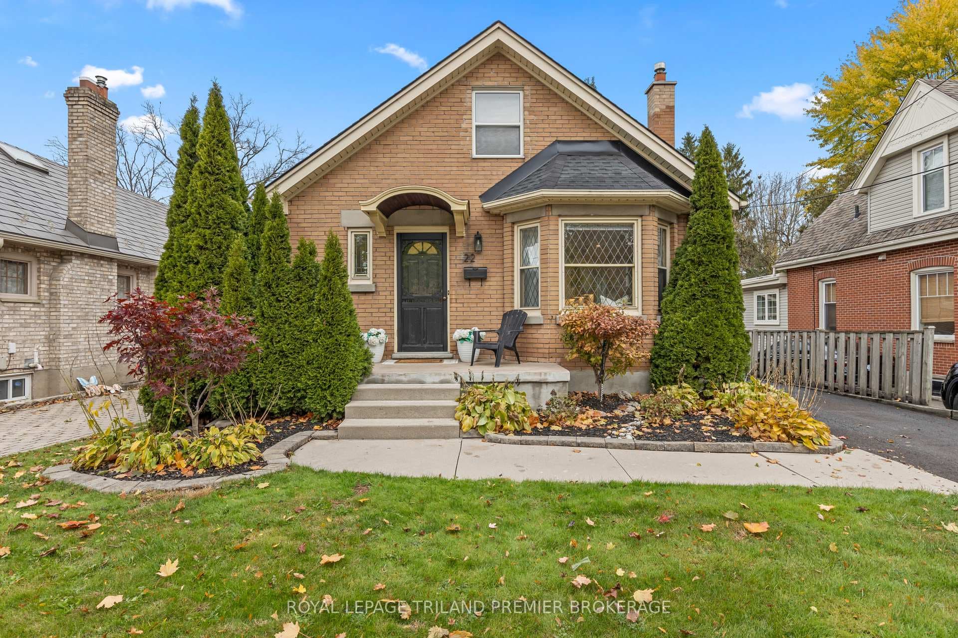 22 Briscoe Street, London South, ON N6C 1W9 - Photo 1