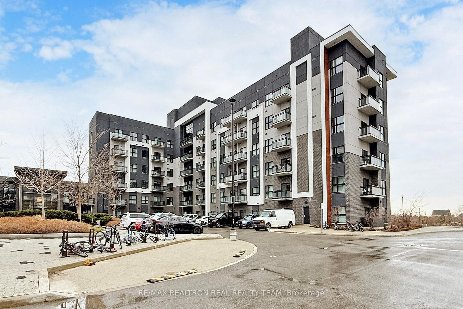 102 Grovewood Common Unit 334, Oakville