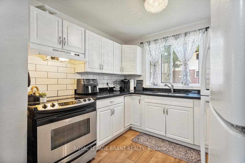 379 Darling Street Unit 10, Brantford, ON N3S 7G4 - Photo 1