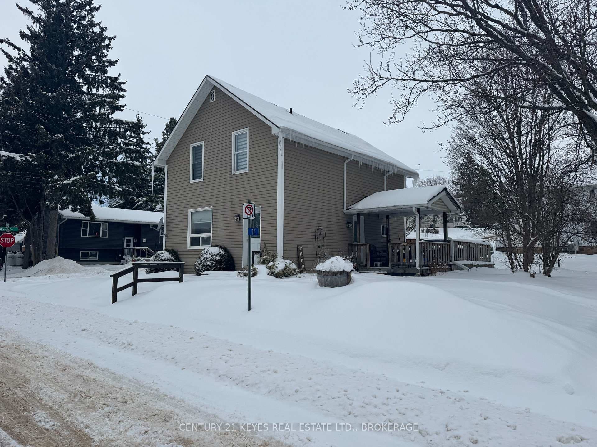 11 James St Street, Lansdowne Village