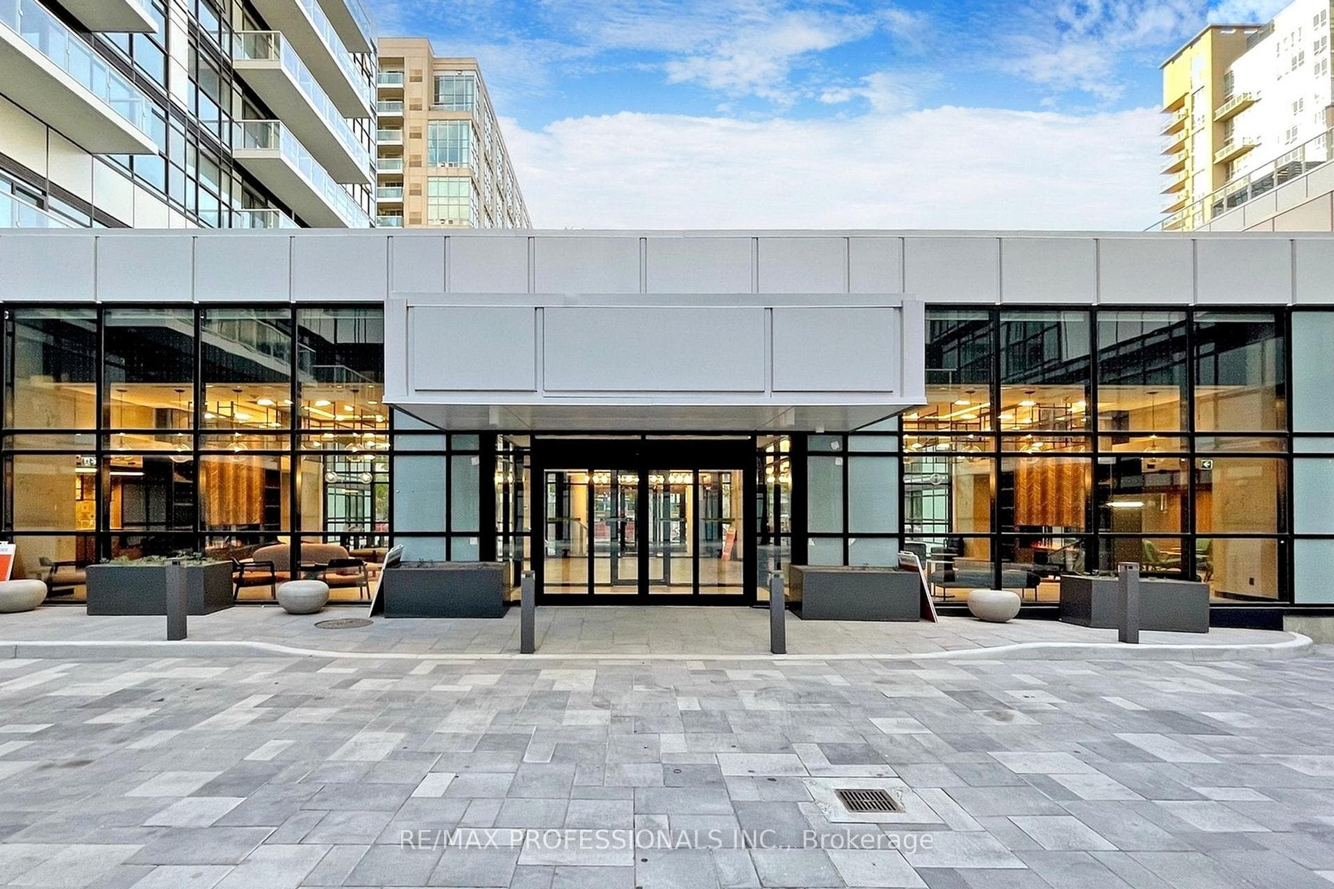 251 Manitoba Street Unit 504, Liberty Village / Parkdale / South Parkdale, ON M8Y 0C7 - Photo 1