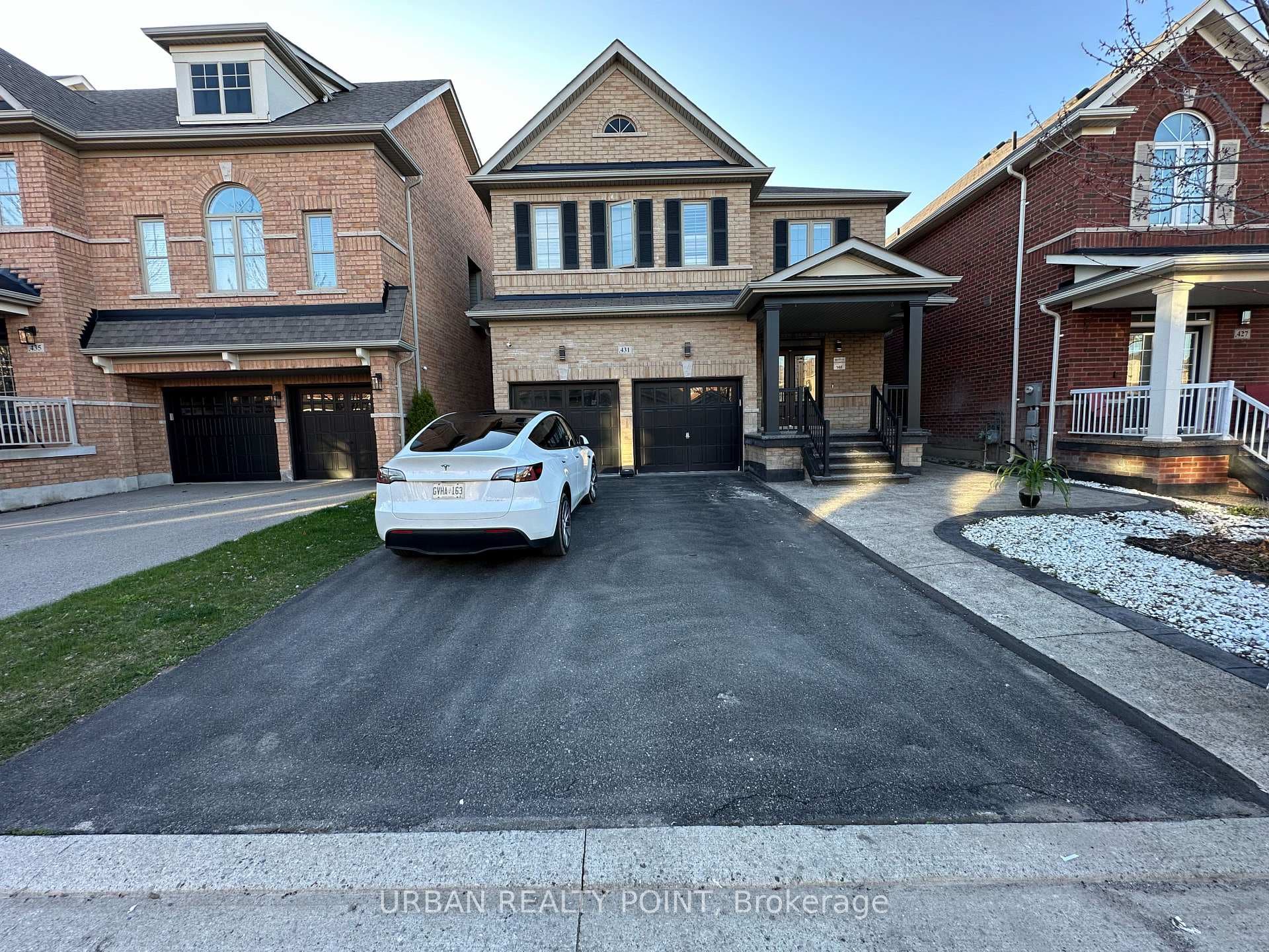 431 Harkin Place Unit Upper, Milton
