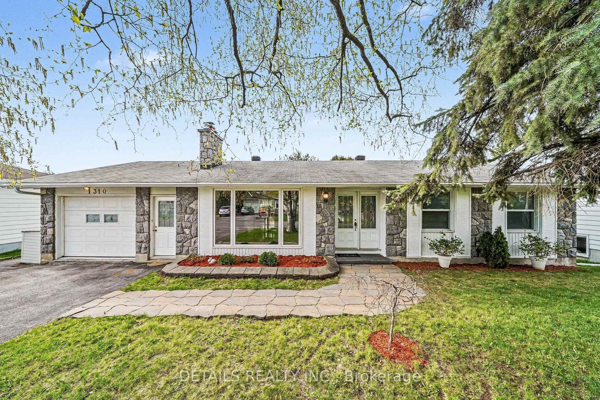 1310 Cousineau Street, Orleans - Convent Glen and Area