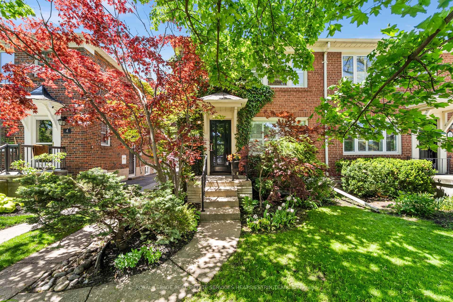 6 Beaufield Avenue, Flemingdon Park / Don Mills, ON M4G 3R3 - Photo 1
