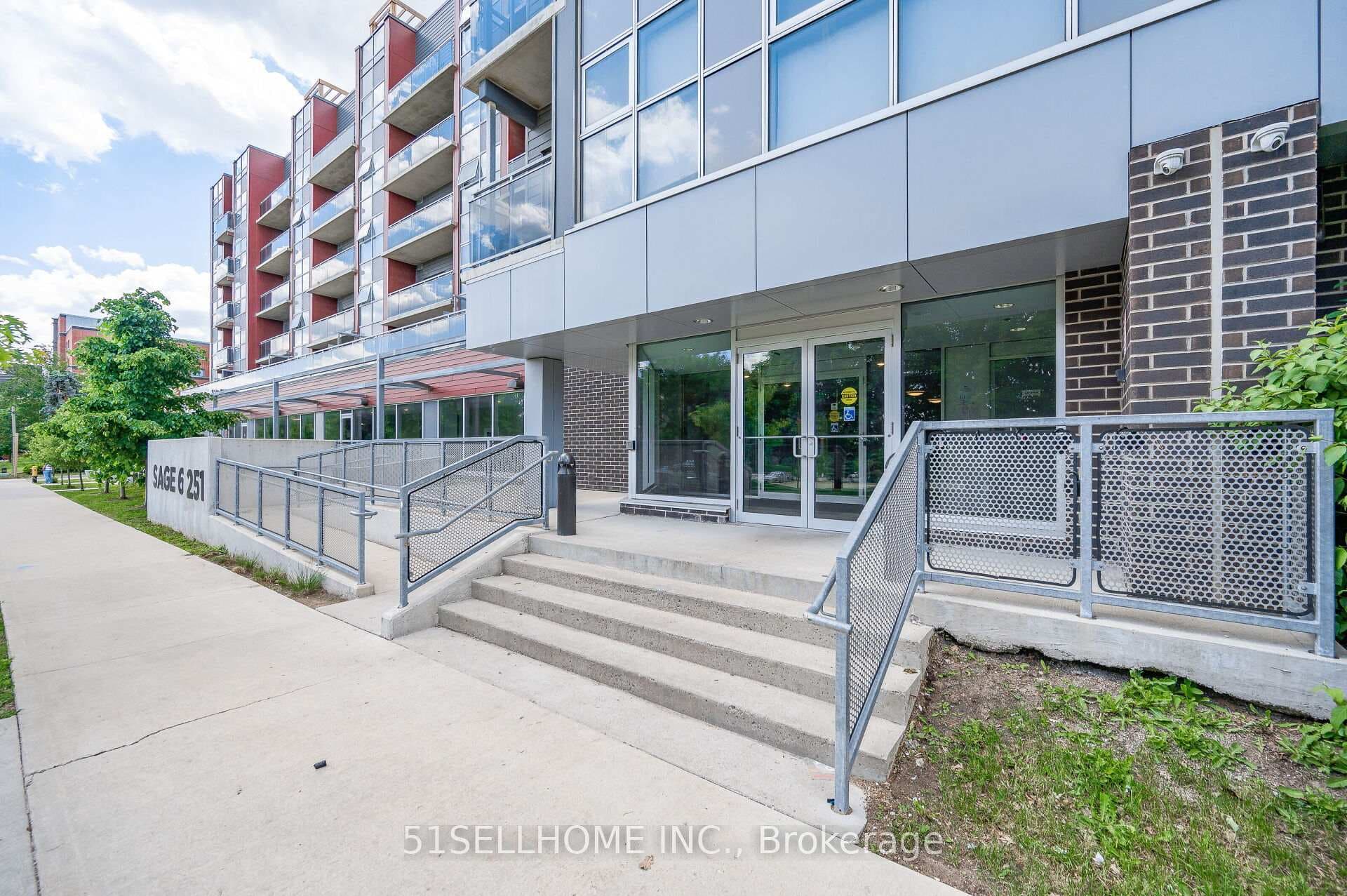 251 Hemlock Street Unit 707, Waterloo, ON N2L 3R4 - Photo 1