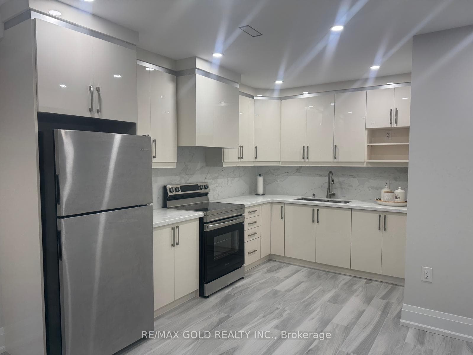 18 observatory Crescent, Brampton, ON L6P 4H9 - Photo 1