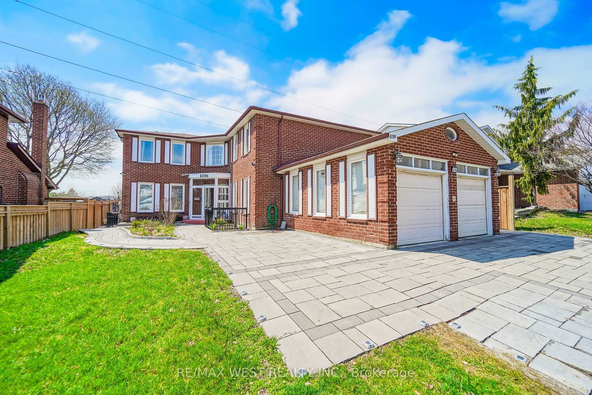 4296 Claypine Rise, Mississauga, ON L4W 2G6 - Photo 1