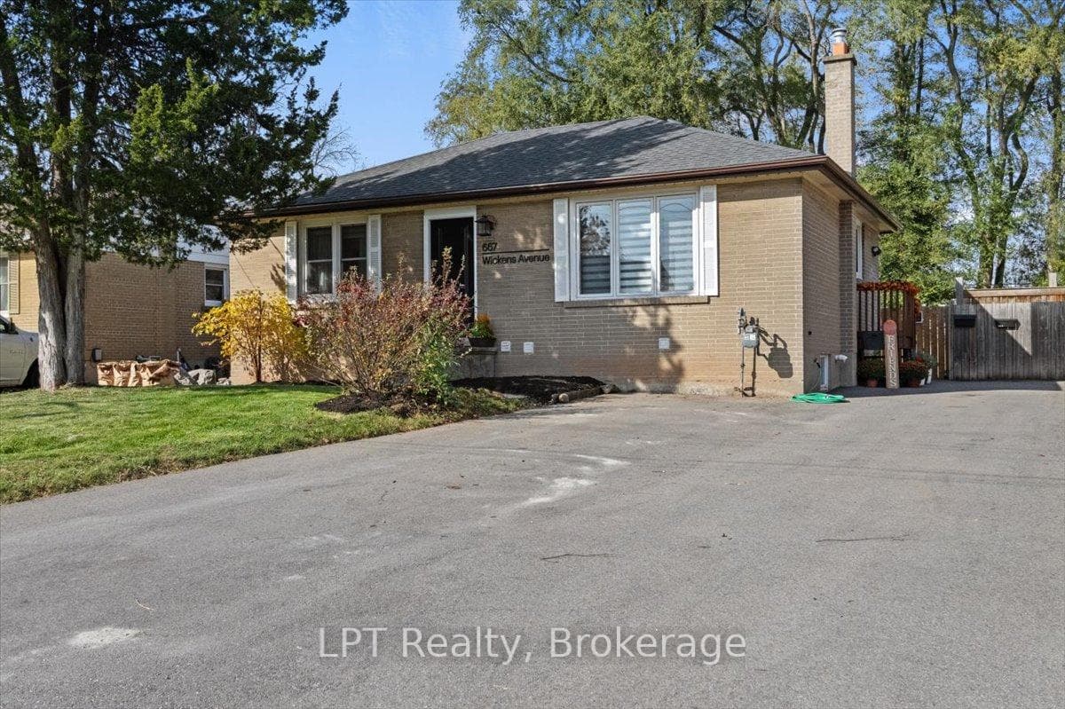 667 Wickens Avenue, Burlington