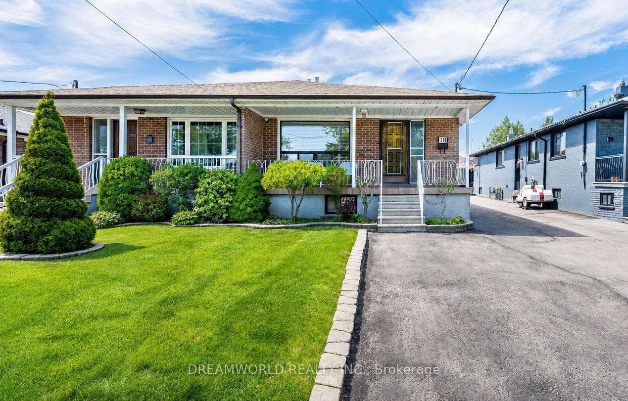 18 Hucknall Road, Toronto W05