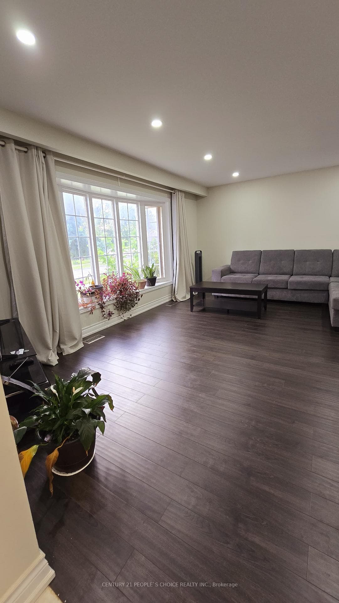 22 Murchison Crescent, Etobicoke (West Mall / Rexdale), ON M9V 3P6 - Photo 1
