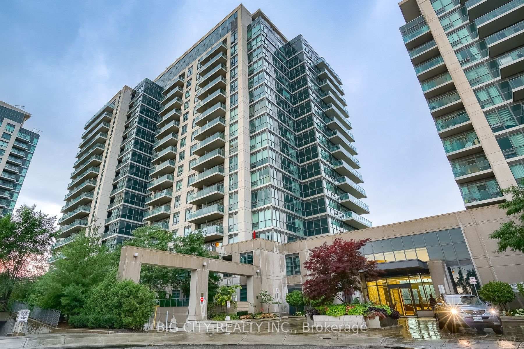35 Brian Peck Crescent Unit 403, Flemingdon Park / Don Mills, ON M4G 0A5 - Photo 1