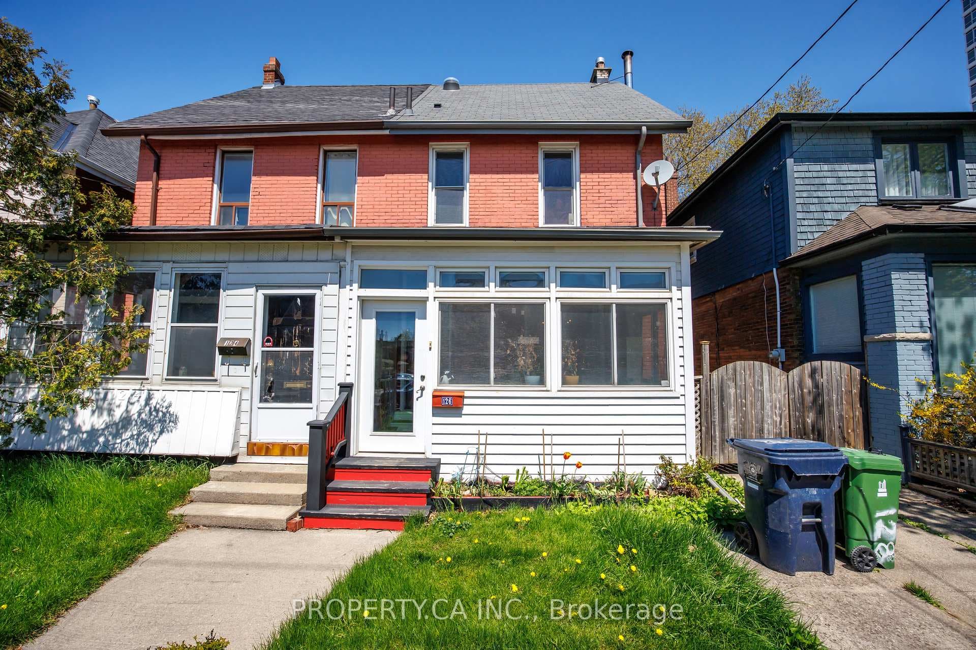 126 Stephenson Avenue, The Beaches / Upper Beaches, ON M4C 1G4 - Photo 1