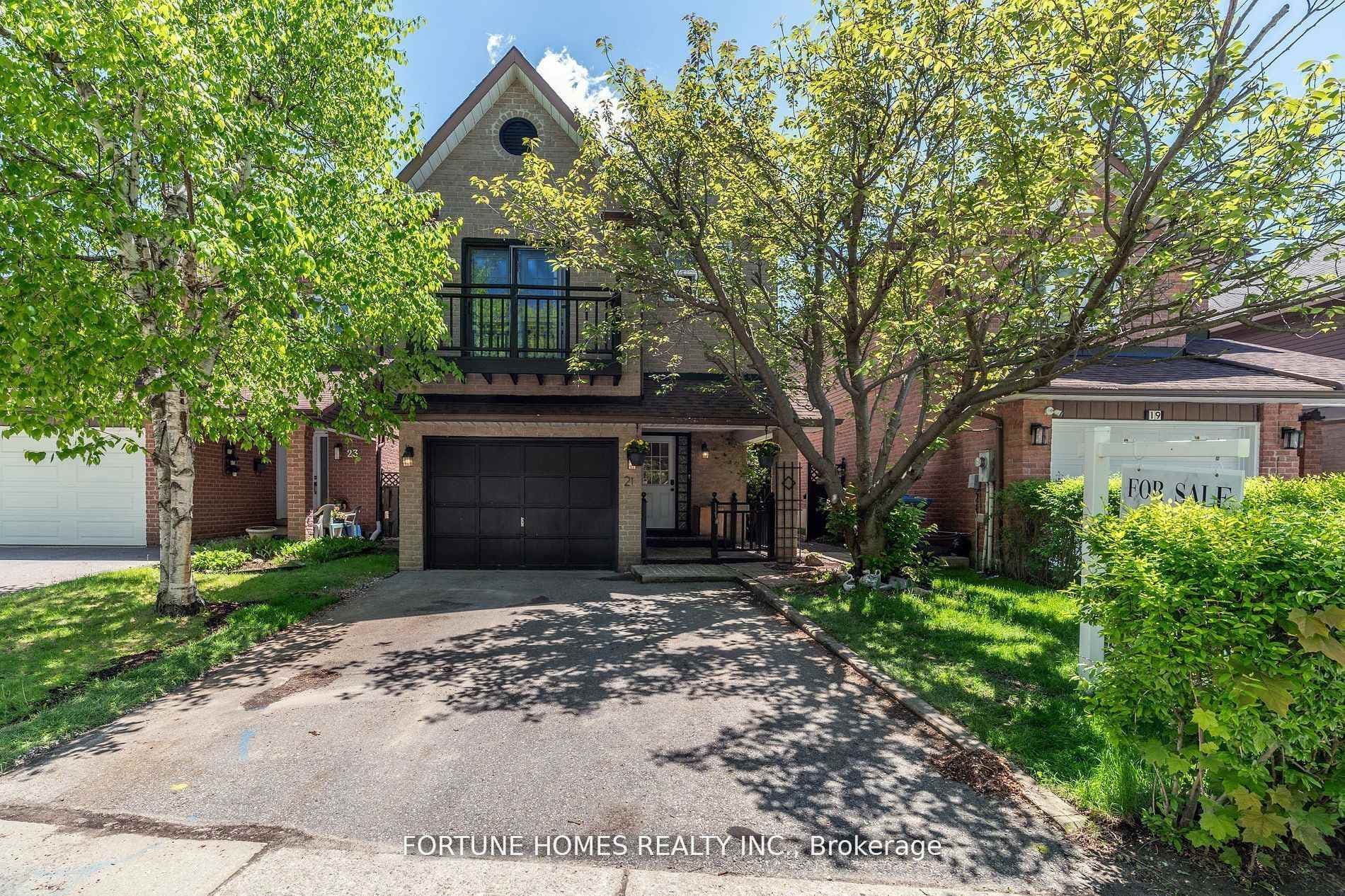 21 Garden Avenue, Brampton, ON L6X 1M4 - Photo 1